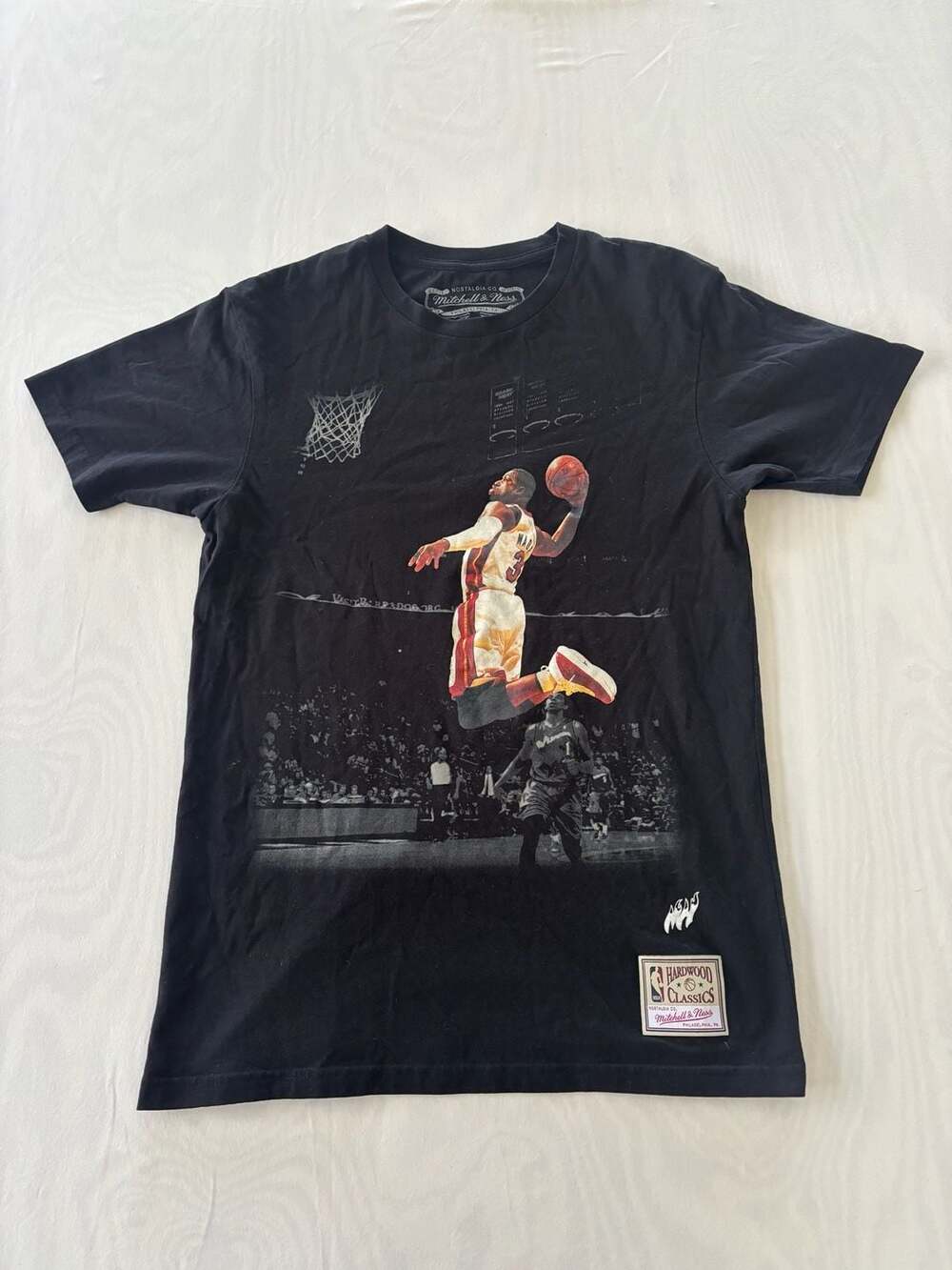 Mitchell & Ness Dwyane Wade Miami Heat Hardwood Classics Graphic T-Shirt Small